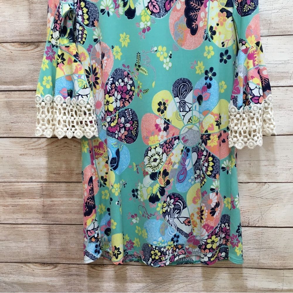 JUDITH MARCH FLORAL DRESS IN TEAL‎ - Picture 3 of 7